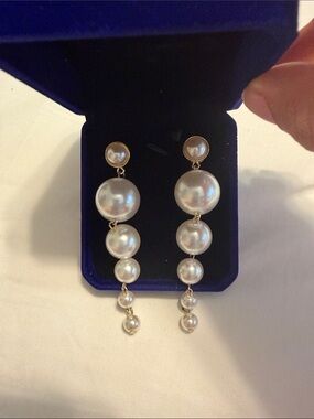 Elegant Pearl Drop Dangle Earrings - White Pearlescent Beads